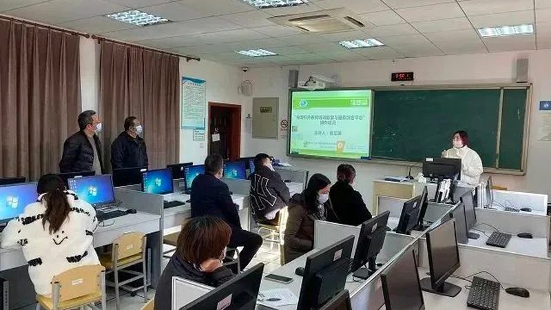 企业培训代理加盟，师资要求揭秘**