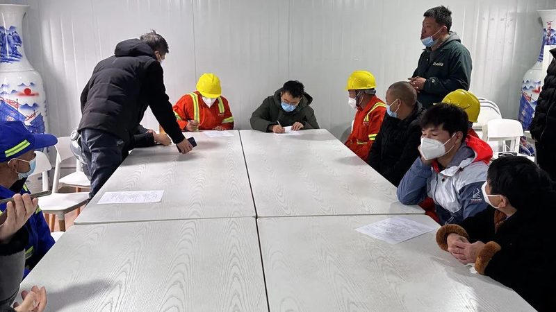 小标题：报名费，背后的成本考量