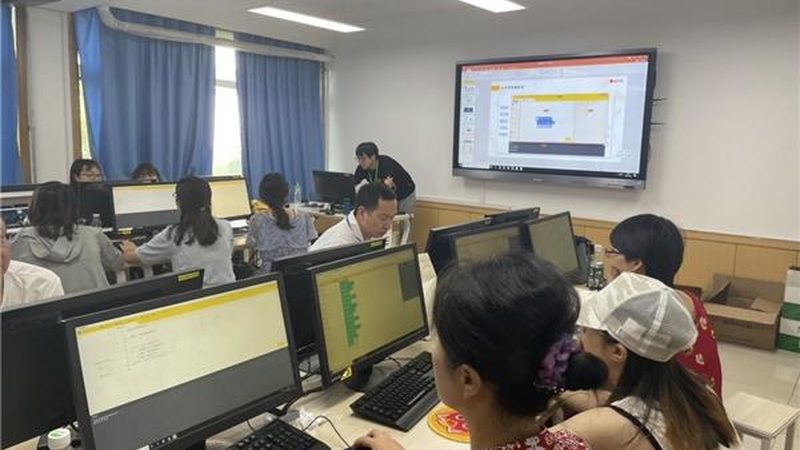 课时与师资是决定酒店管理培训质量的关键因素。以下是一些判断标准：